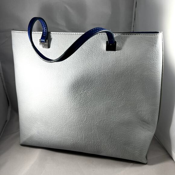 Sale !! IVANKA TRUMP Design Handbag - Picture 1 of 12